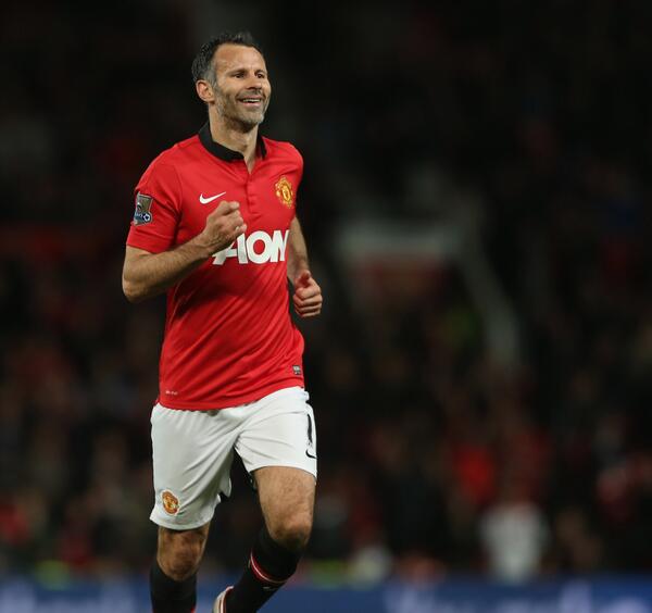 ManUtd's tweet image. Man of the Match 2/3 - Retweet this to vote for Ryan Giggs as #mufc's best player against @hullcityteam.