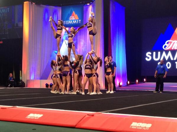 VarsityAllStar's tweet photo. From South Carolina @ACX_Cheer D&amp;G - look at that flexibility! #TheSummit14 http://t.co/wsFwE7n0W1