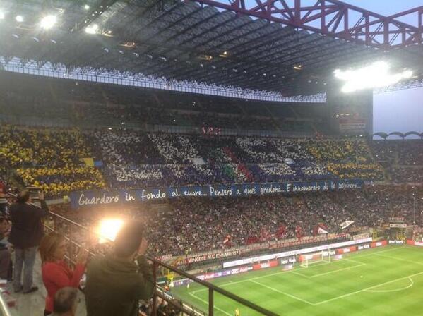 cesarbalthazar's tweet photo. Yess RT @dunia_interisti: Curva Nords choreo tonight ! http://t.co/HnwW8BVrpm