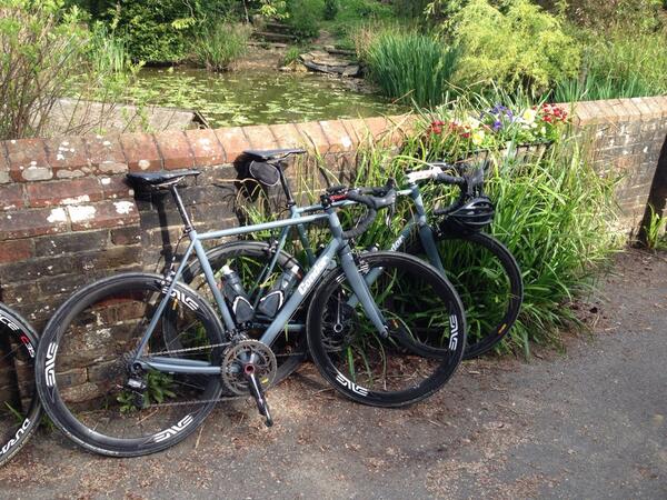 garysl2's tweet image. Won't be long and these two beauties will be flying up alpe d'huez. @laurencehorobin @CondorWarehouse