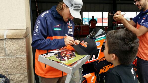 BrentHarling's tweet photo. @ChrisFillmore11 signing an autograph for fellow ktm rider Aiden "Gallito" Harling @Nor-Cal KTM http://t.co/GXVUh7CBfD