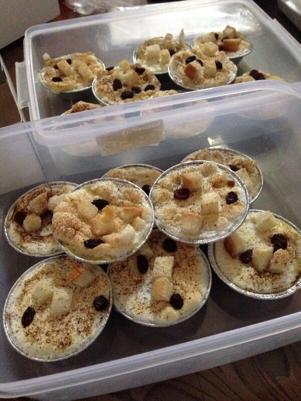 Ready Stock @ Kantin Fisipol UGM : Klapetart and Smoke Beef Resoles only 5000 Grab it fast beib