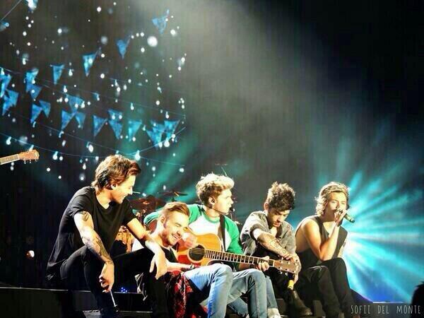 disstyles tweet picture