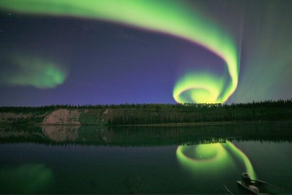 OMGFacts's tweet photo. Spiralling aurora. http://t.co/QFM57IBTbj