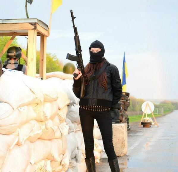 Bm19hGFCEAEpfNB.jpg:medium