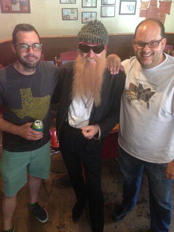 tmbbq's tweet photo. The Holy Trinity @bbqsnob @bbqfranklin @billyfgibbons #farewelljake http://t.co/8HQ5ca0YlI
