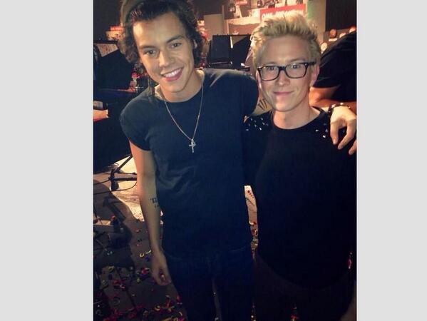 TylerOakleyMC's tweet photo. Always be on Harry's right side... Always. http://t.co/pjtQOwBfzl