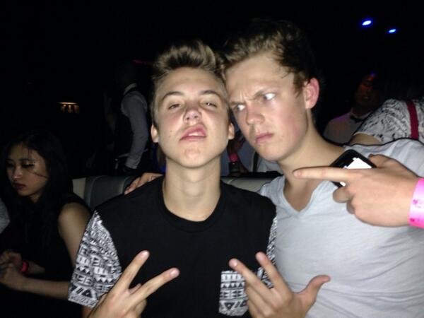 Hi <a href="/Caspar_Lee/">Caspar Lee</a> is my friend