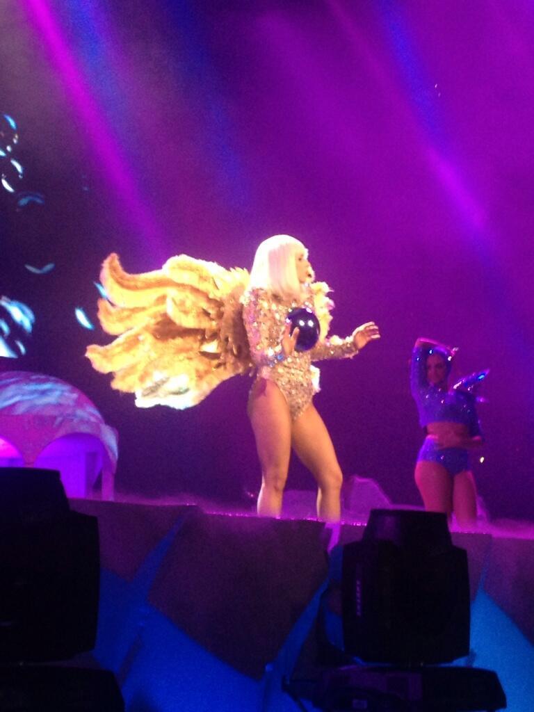 Gira >> "artRAVE: The ARTPOP Ball Tour" [2] - Página 2 Bm1ZlnQCYAA11m9