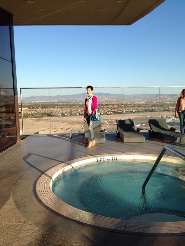 ShivyOKeefe's tweet photo. What a view of #lasvegas in the #one80suite @redrockcasino with @TammsZ and @lifehouse http://t.co/7CVNmgoqu4