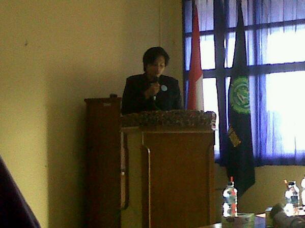 Ketua panitia pelantikan pengurus dan Aanggota Luar Biasa .. Selamat kepada dit eliyas .. Sukses untuk kita semua :)