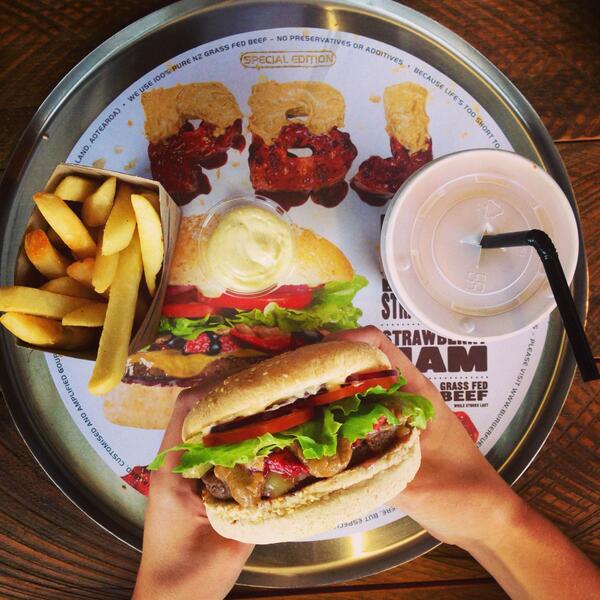 It’s Peanut Burger Jelly time! RT and we’ll give 20 of you a free #PBJ burger. Winners drawn midday tomorrow.