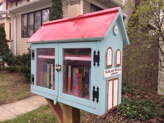 Bookworm's delight! These Little Free Libraries are popping up all over Edgewater.