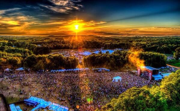 Rave Pics tweet media