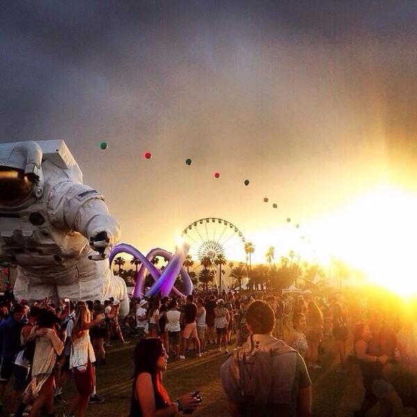 Rave Pics tweet media