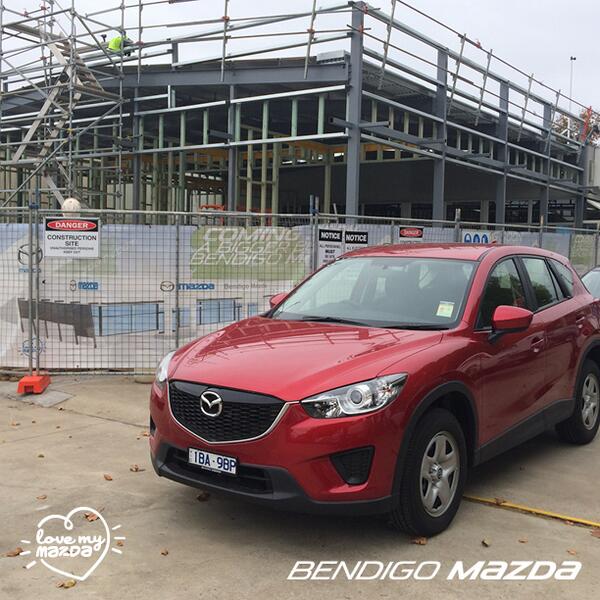BendigoMazda's tweet photo. New roof going up! New #Bendigo Mazda showroom on the way #cx5 #mazdacx5 http://t.co/4AUrHeJ14A