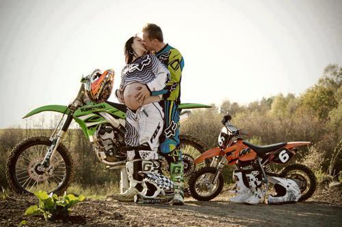 MXHARD75's tweet photo. Family #motocross #supercross #motorcycle http://t.co/PMP8ARiUSR