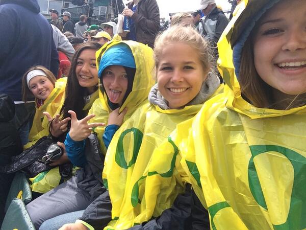 madisonx1313's tweet photo. 💛💚💛💚 http://t.co/9WLYsSxRVH