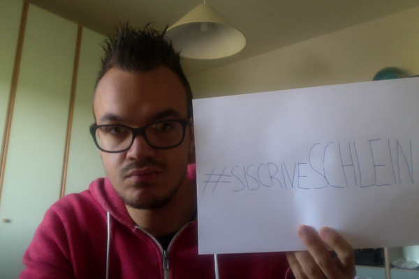dulcio53's tweet photo. @ellyesse un po' alla volta lo sapranno scrivere tutti! #siscriveSCHLEIN #EP2014 #selfie http://t.co/Lo8QLYuu6A