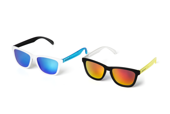 Northweek's tweet photo. ¡NUEVO SORTEO! Regalamos 2 pares de gafas de sol Northweek, para participar síguenos + RT -> http://t.co/GgQNPZWAkF http://t.co/VgeRoiX1Sv