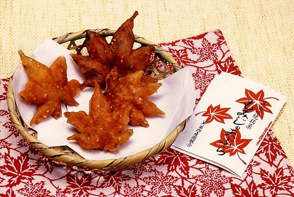 40rin チョコラン 日本全国ゲテモノ料理の動画見てたけど 大阪のところで出てきた もみじの天ぷら久しぶりに食べたいなぁー甘くてパリパリして薄いかりんとうみたいでおいしいんだよねぇ Http T Co Ukckpn5g78