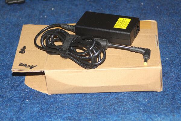 Min numpang jualan yaak, adaptor charger laptop acer ane lepas 100rb, kali ada yg minat. Thanks min :) <a href="/InfoUnsera/">Info Unsera</a>