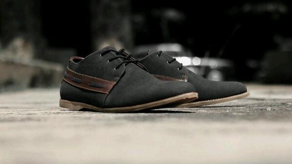 New Giant Flames (Giant Plain Lined) info/order sms:087809233445 pin:2327564d cockerelshoes.com