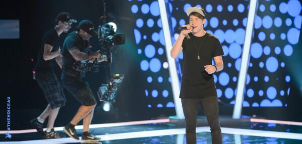 TheVoiceAU's tweet photo. What did you think of @lijgilmour's blind audition? #TheVoiceAu Watch again → http://t.co/ueXC1W9xLd http://t.co/E10o8GuLxg