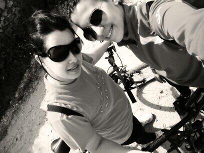 elisa_jb91's tweet photo. Día de bici! @Marichulyy http://t.co/S9hdskZWJi