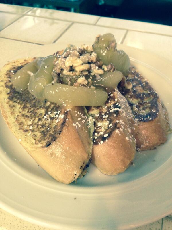 BlueRockGCGrill's tweet photo. Best Apple Walnut French Toast on Cape Cod, with our thick hand-cut Italian bread! Only at Blue Rock. @rjresorts http://t.co/ipPSkg1GLz