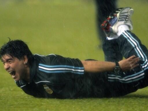 Maradona Retro PICS tweet media