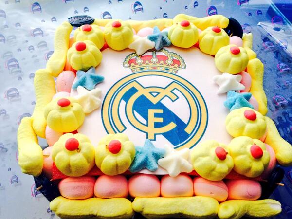 DulceDisenoNava's tweet photo. Tarta para un madridista!! 🎂 http://t.co/XokTtGT1bE