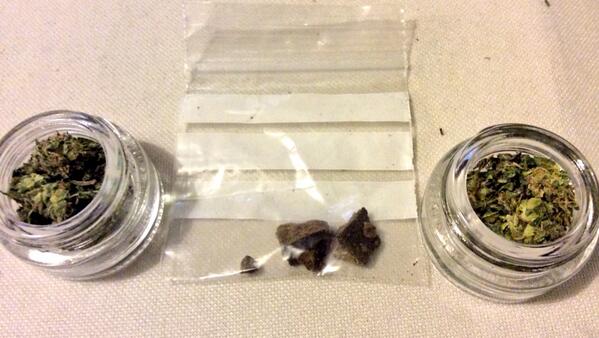WeedComesFirst's tweet image. 3g of bud and a g of hash