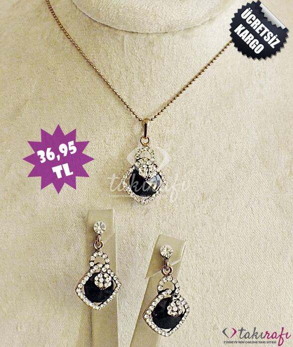 #Şık ve #zarif Monique Siyah #Taşlı #Kolye #Küpe Seti #takı kutularının gözdesi olacak.
#anne
goo.gl/uPvDUX