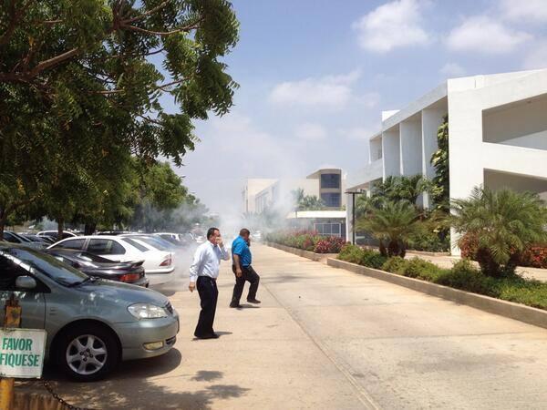 Maracaibo222's tweet photo. Universidad Rafael Urdaneta en #Maracaibo 5M http://t.co/Lq1gAhjGtc  RT Masivo @CNNEE