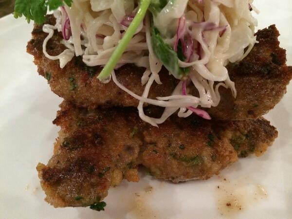 lifeonthewedge's tweet photo. Delicious almost aussie style veal schnitzel @jtgqatar tonight http://t.co/ZCUYv6D7Up