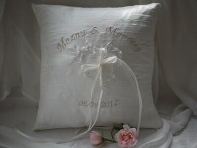 Linenhearts's tweet photo. #womaninbiz just a few hours left to get our 10% off everything http://t.co/Z4a72FJUh4 http://t.co/r3mjNwXpRl