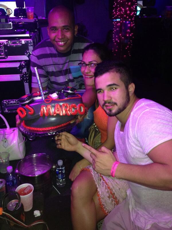FEST72VNZLA's tweet photo. En FEST 72 en cumpleaños de marcos http://t.co/WepPjspPuL