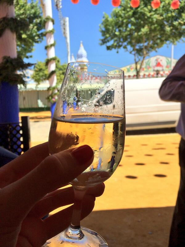 _MacaMartin_'s tweet photo. Inaugurando la #FeriadeAbril2014 !!! @drnvaro http://t.co/ljdL408i8R