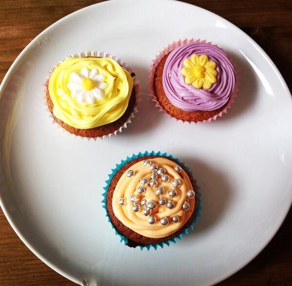 FindYourSmile's tweet photo. UoB students, come to the Luton campus tomorrow to test Find Your Smile w/ Layar on your phone &amp; receive a free cake! http://t.co/cs8mC0sTqK