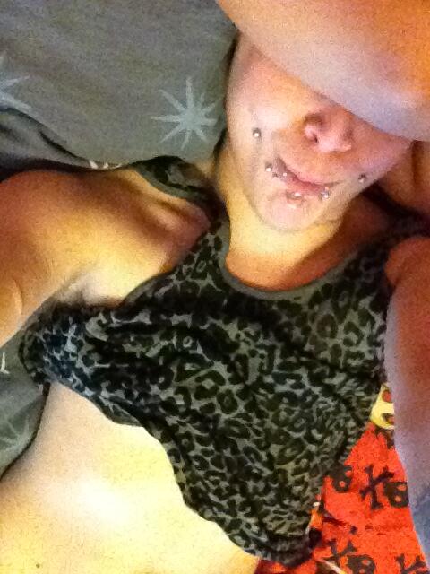 DeshinabuYORU's tweet image. #howtocuddle