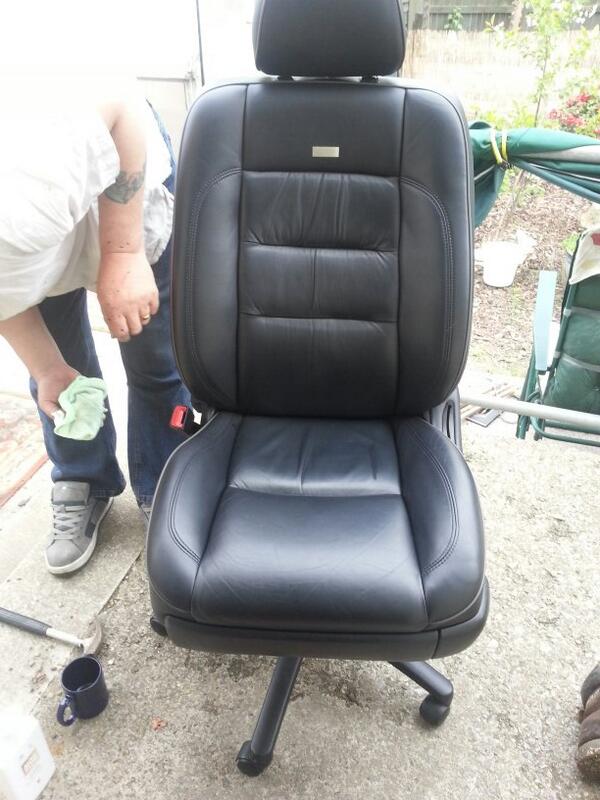 Heatherx12's tweet image. I've got a new comfy sewing chair thanks to hubby :)
#LexusGS300 #recycle #upcycled