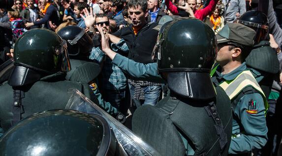 saulocorona's tweet image. #Spain versus Twitter: aljazeera.com/indepth/opinio… via @AJEnglish  | #OperationSpider #OperaciónAraña
