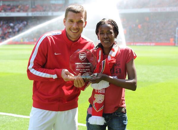 Podolski10's tweet photo. Thanks Fans for voting  me. Proud to be player of the month..... #afc #poldi #fans #redarmy #aha http://t.co/3c1mZfjaUv