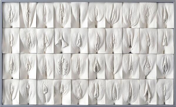 YouPorn's tweet photo. 400 Women Contribute To “The Great Wall of Vagina” - http://t.co/cuK86CZDNO (via @Peeperz) http://t.co/bg7DS21GGD