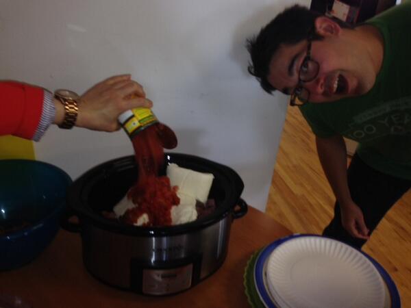 HayPren's tweet photo. Even our competition wants in on our dish! #AMPTOPCHEF @AndieTilden http://t.co/FEUxplTpi7