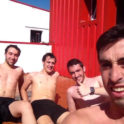 LaUnoCe's tweet photo. Estrenamos la piscina http://t.co/pxNBupq8CH