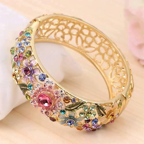 nali853's tweet image. Браслет, браслет... Как много в этом звуке)))