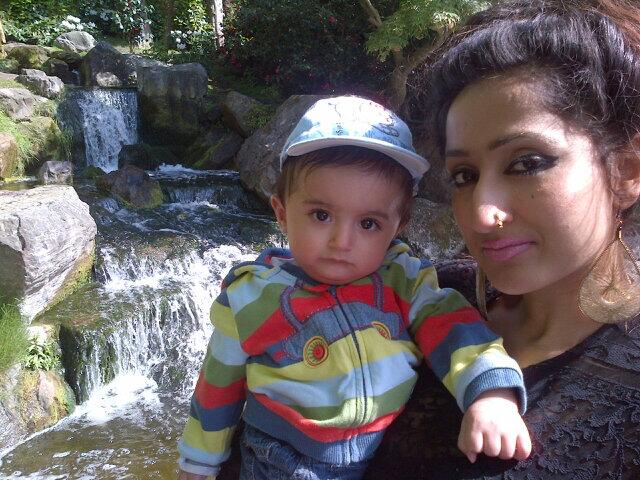 Liban's first trip to the beautiful Holland Park. http://t.co/aqj20pUyGw