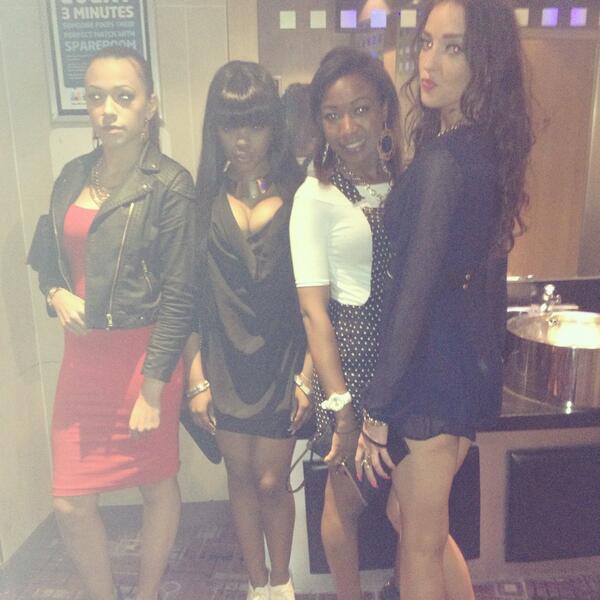 Diam_bar's tweet photo. Last night with my girlies💯🎉💋 #bankholidayfun http://t.co/OdyMwHd5xh